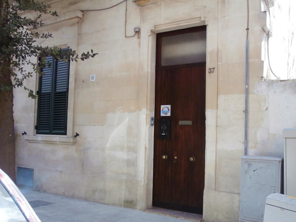 B&B Lecce Holidays エクステリア 写真