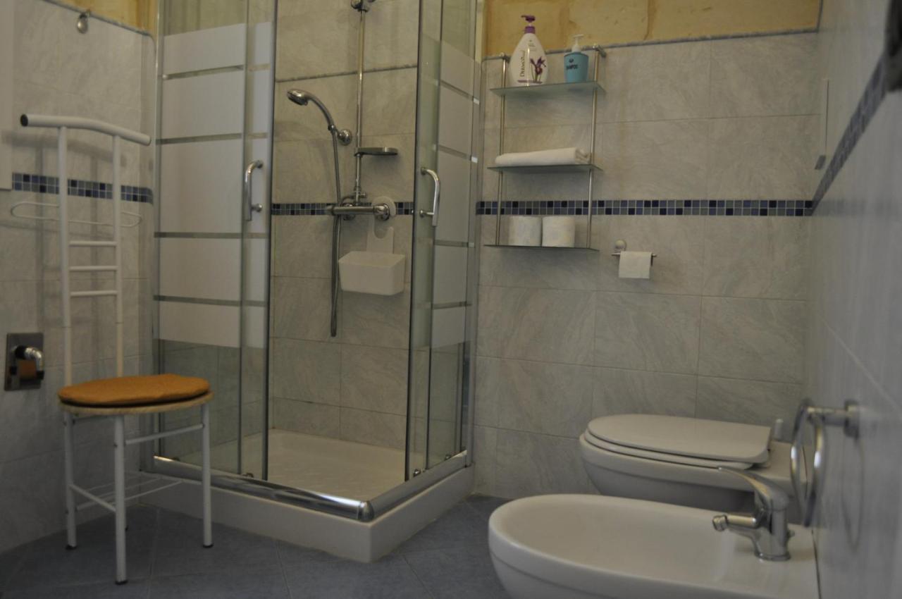 B&B Lecce Holidays エクステリア 写真